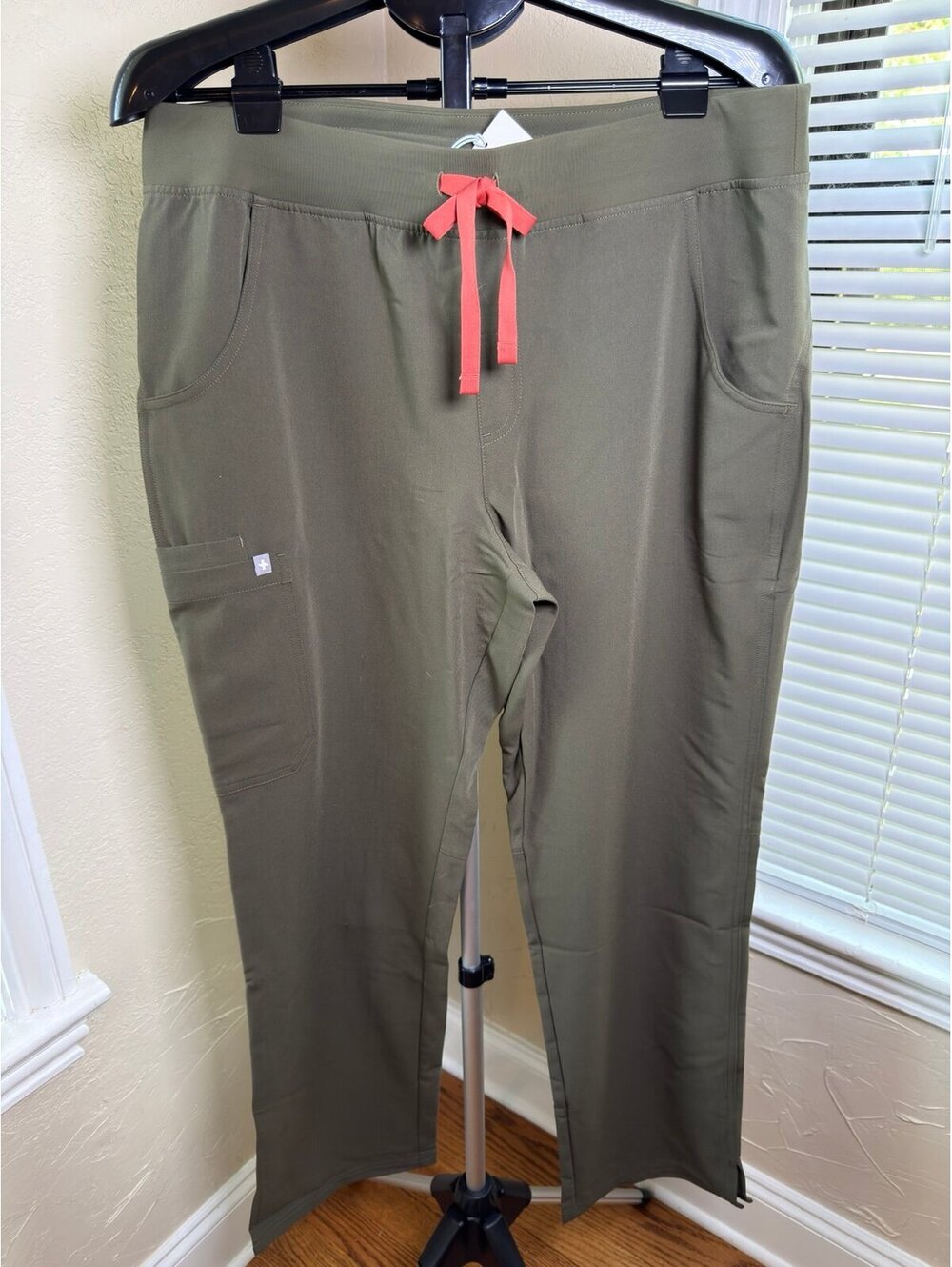 NWT FIGS Scrub Olive Green Cade‎ Cargo Pants XLR